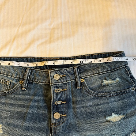 Lucky Brand Women's Distressed Jean Shorts - Picture 6 of 6